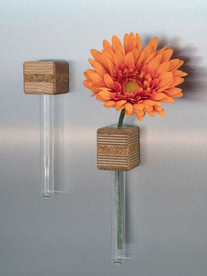 Vase mit Magnethalterung